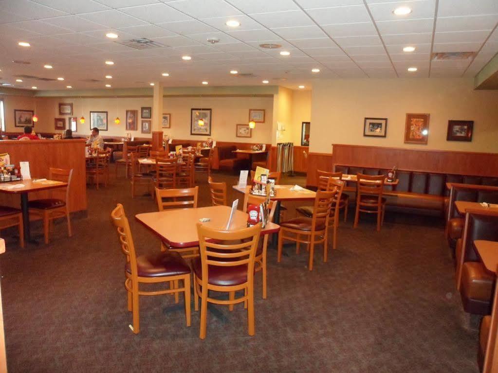 Boarders Inn & Suites By Cobblestone Hotels - غراند آيلاند المظهر الخارجي الصورة