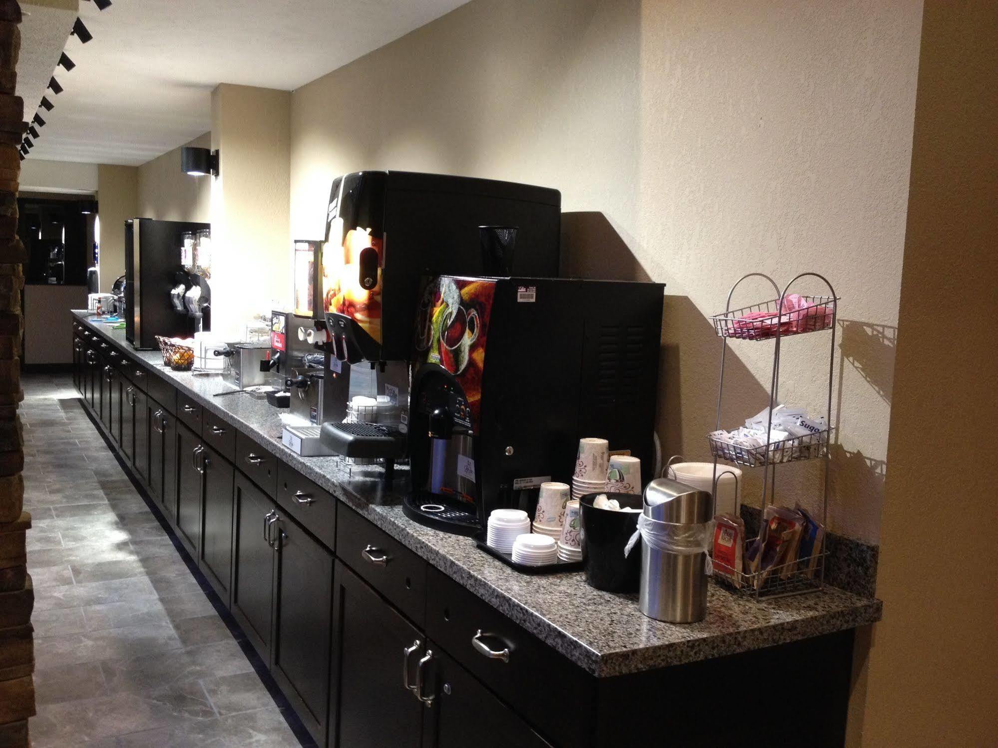 Boarders Inn & Suites By Cobblestone Hotels - غراند آيلاند المظهر الخارجي الصورة