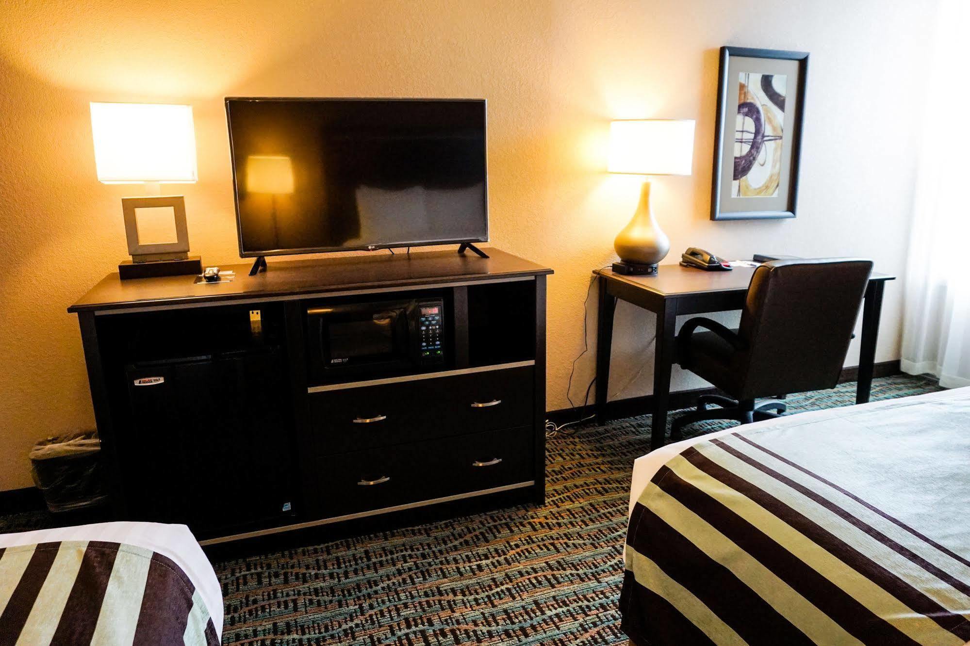 Boarders Inn & Suites By Cobblestone Hotels - غراند آيلاند المظهر الخارجي الصورة