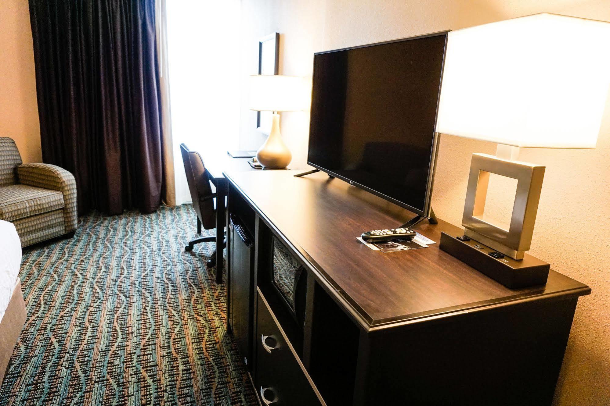 Boarders Inn & Suites By Cobblestone Hotels - غراند آيلاند المظهر الخارجي الصورة