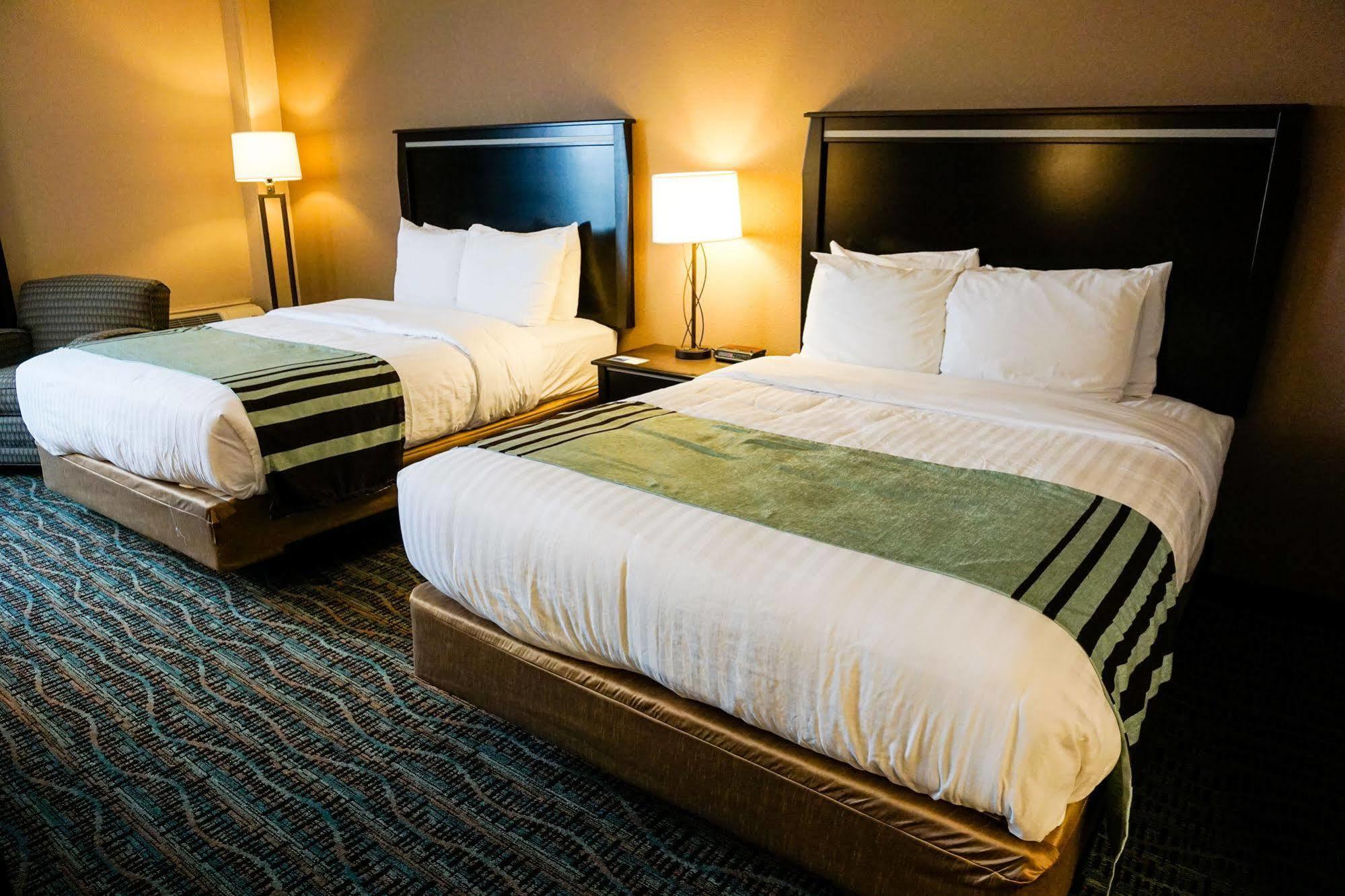 Boarders Inn & Suites By Cobblestone Hotels - غراند آيلاند المظهر الخارجي الصورة