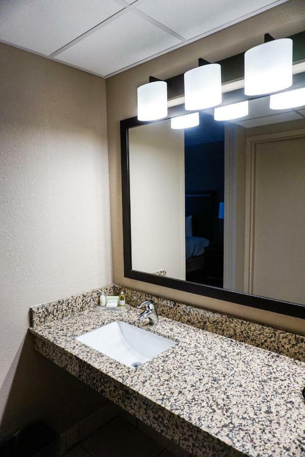 Boarders Inn & Suites By Cobblestone Hotels - غراند آيلاند المظهر الخارجي الصورة
